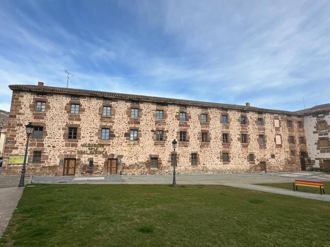 Hotel Y Albergue Real Fabrica De Ezcaray Zewnętrze zdjęcie