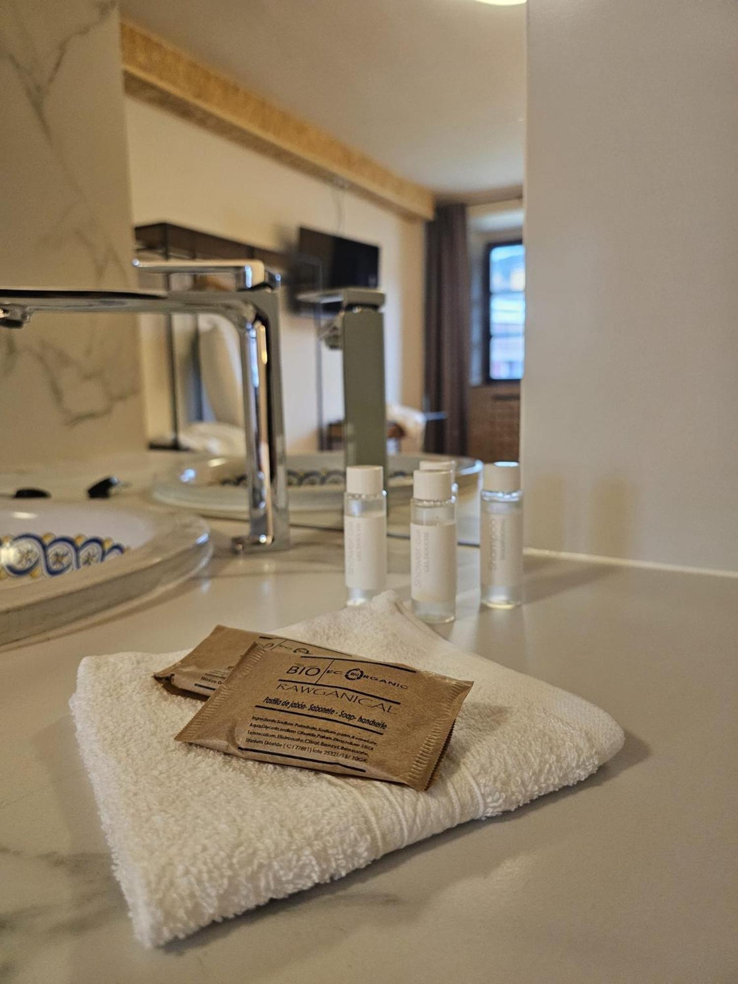 Hotel Y Albergue Real Fabrica De Ezcaray Zewnętrze zdjęcie