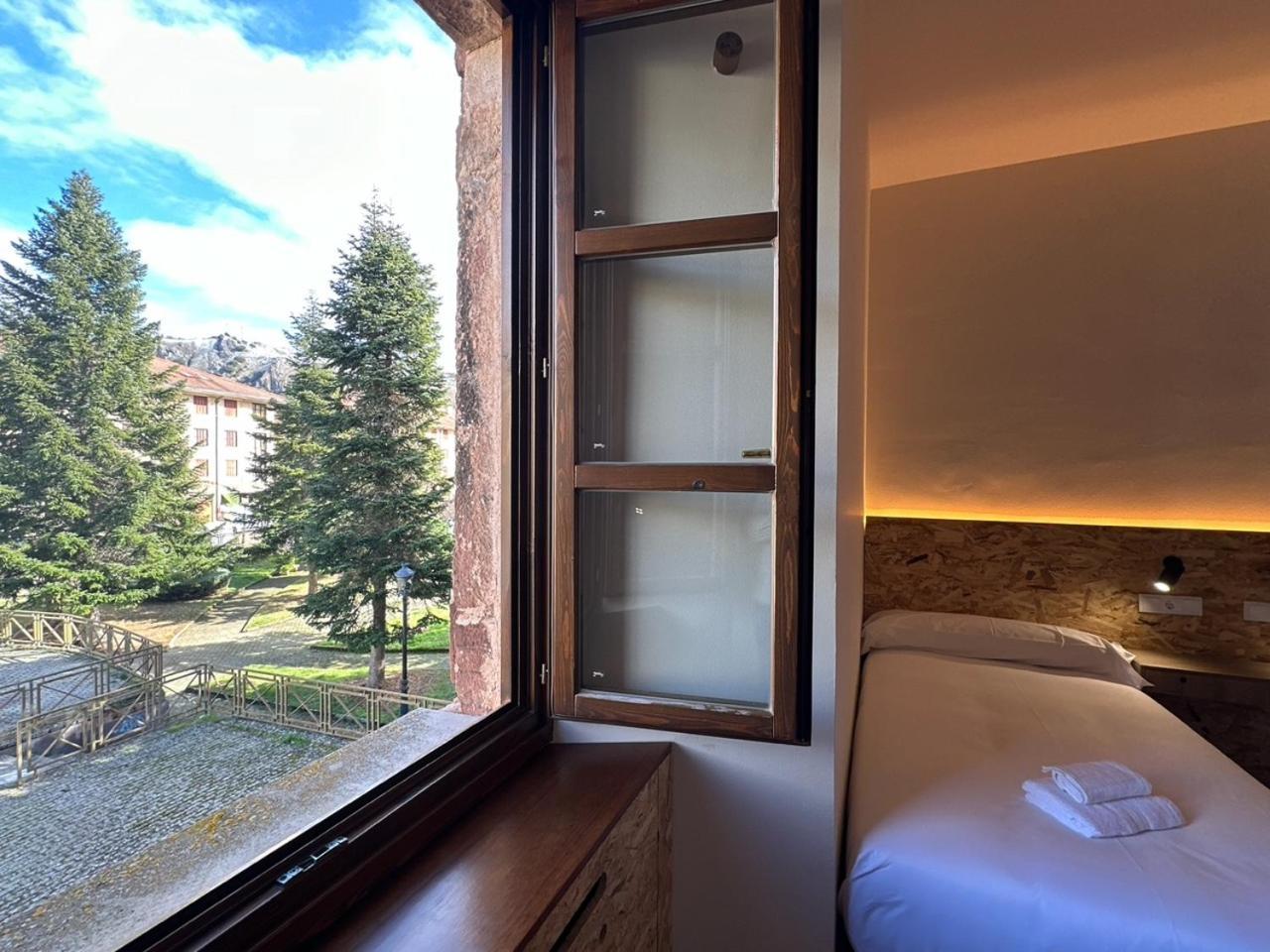 Hotel Y Albergue Real Fabrica De Ezcaray Zewnętrze zdjęcie