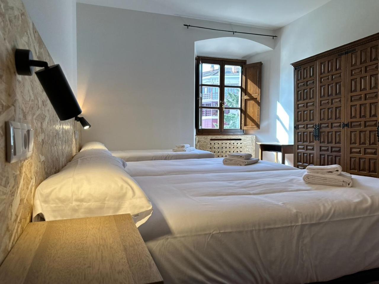 Hotel Y Albergue Real Fabrica De Ezcaray Zewnętrze zdjęcie